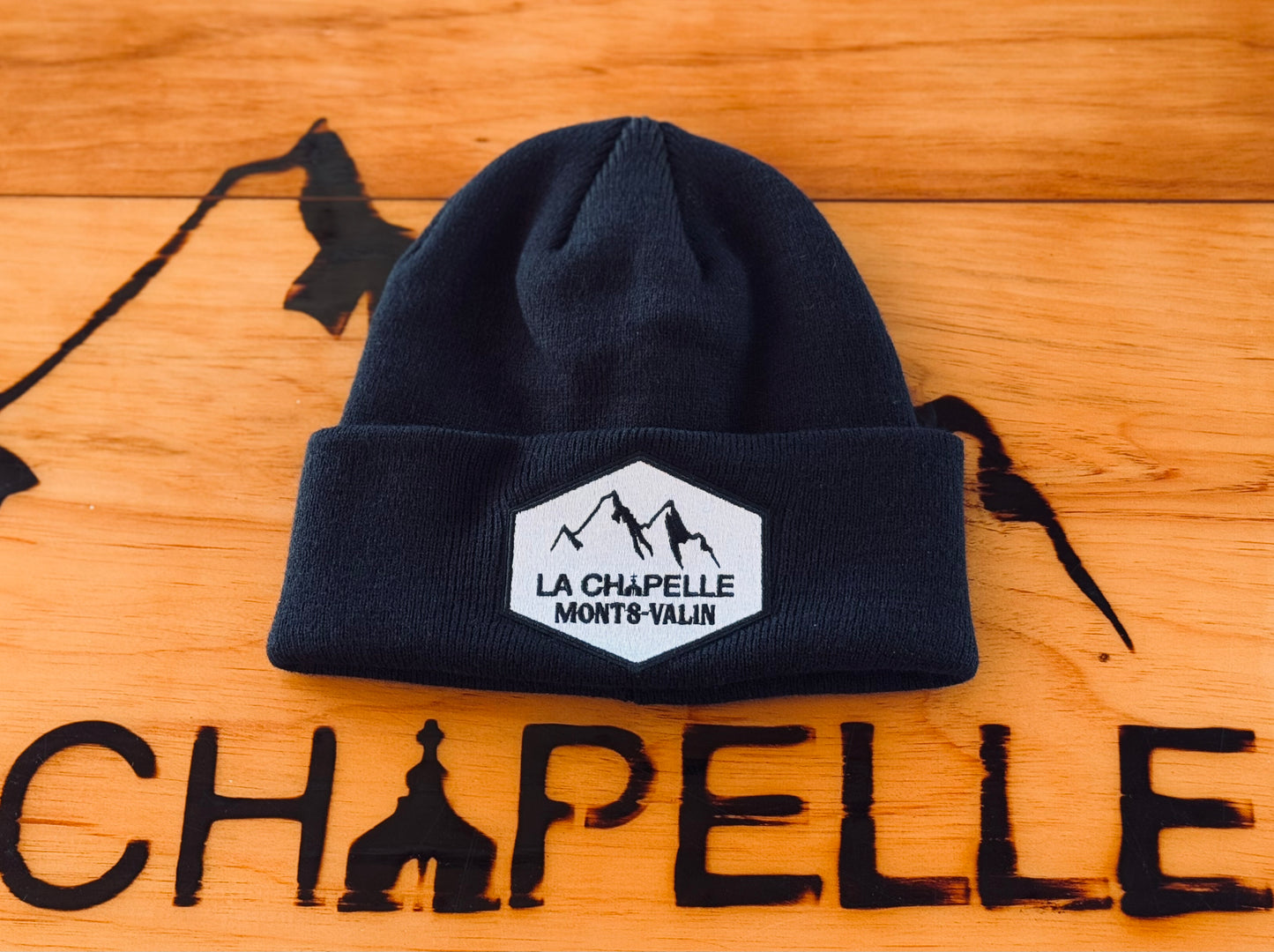 Tuque noir brodé blanc